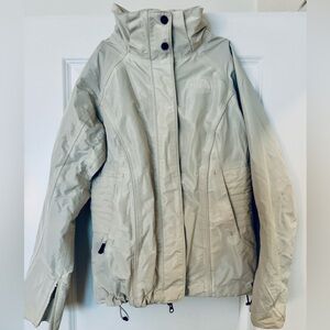 North Face winter ski/snowboard shell jacket in great condition!